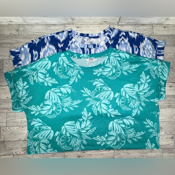 crown & ivy Tops - Crown & Ivy Womens Crew Neck Short Sleeve T Shirt (set of 2 both Size Small)